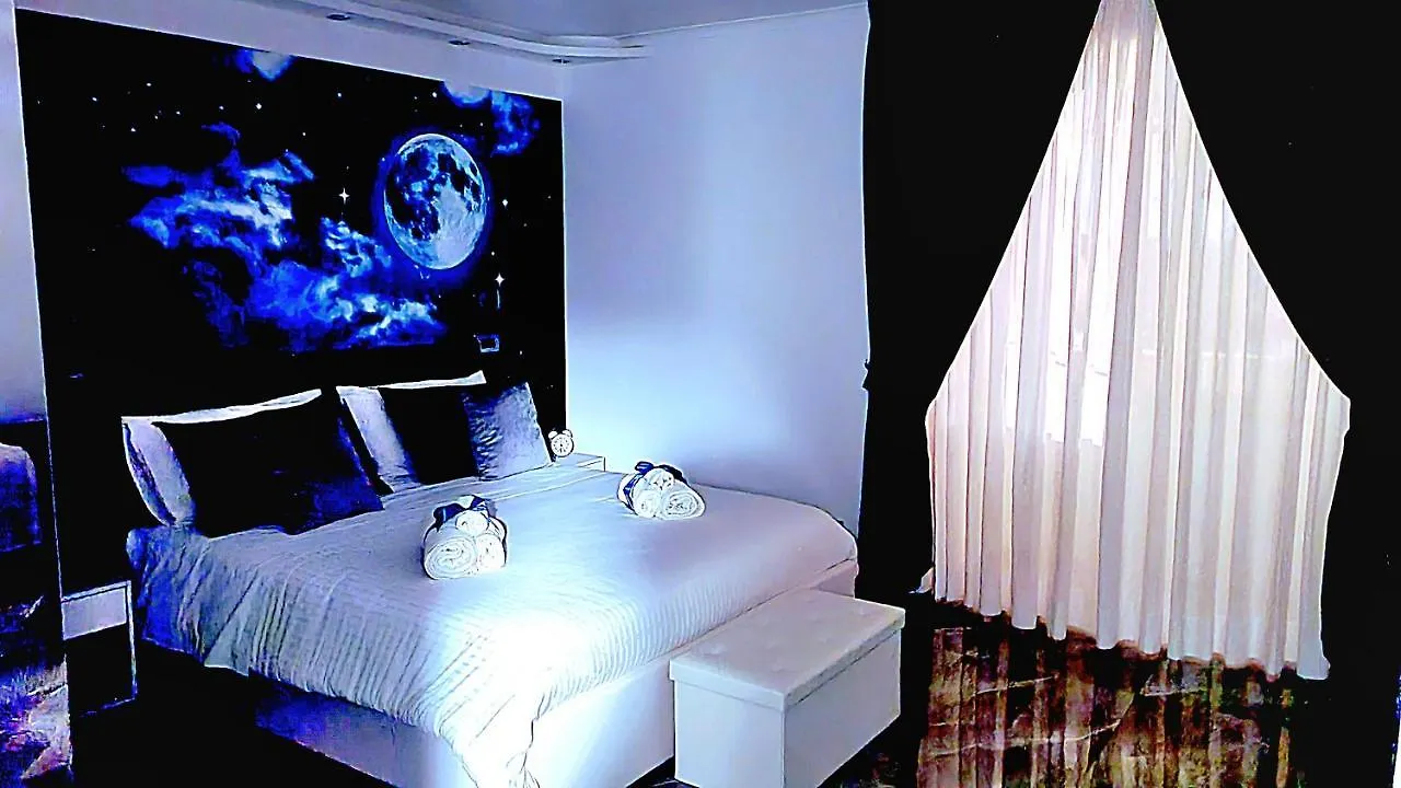 La Luna A Toledo Naples Apartment
