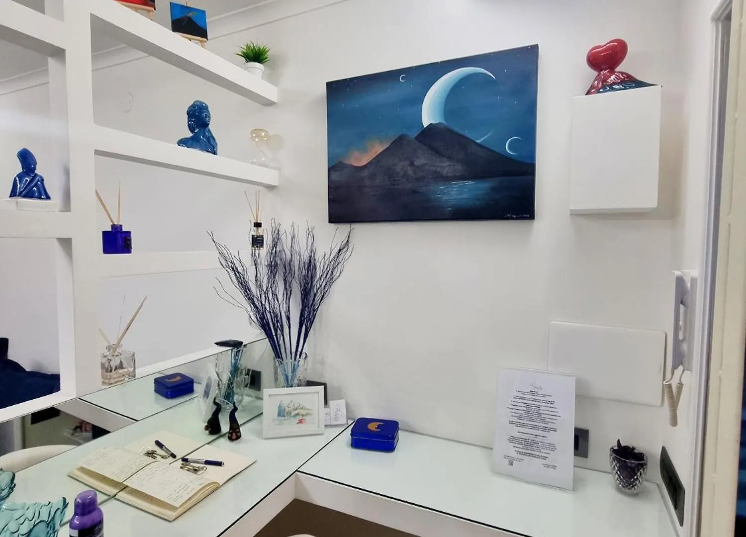 Apartment La Luna A Toledo Naples Italy