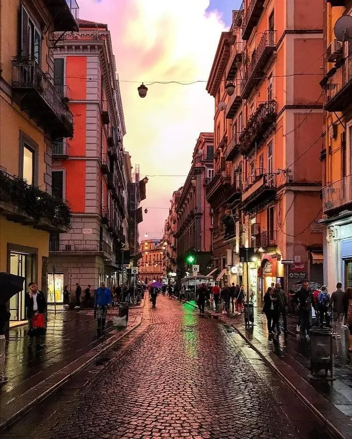 La Luna A Toledo Naples