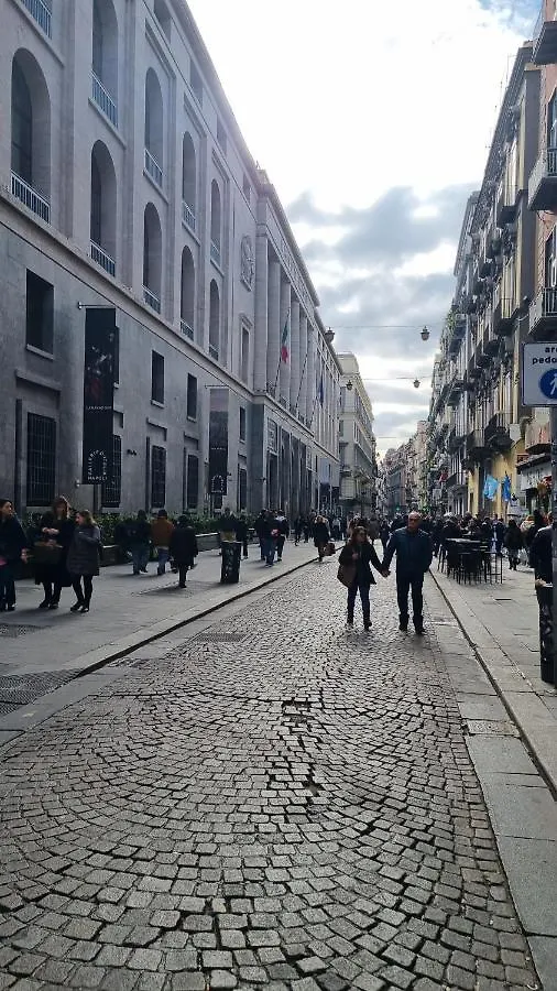 La Luna A Toledo Naples
