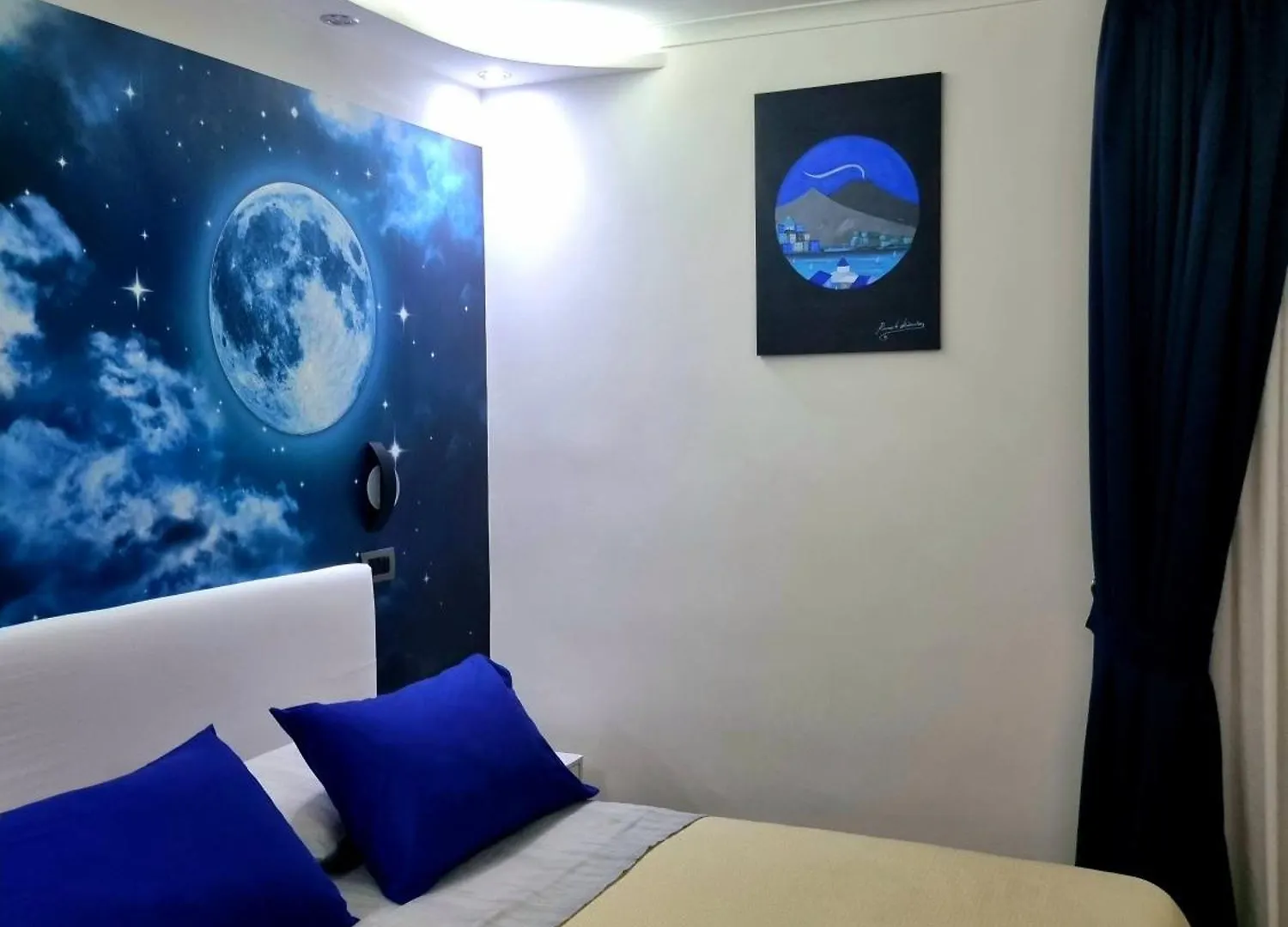 Apartment La Luna A Toledo Naples Italy